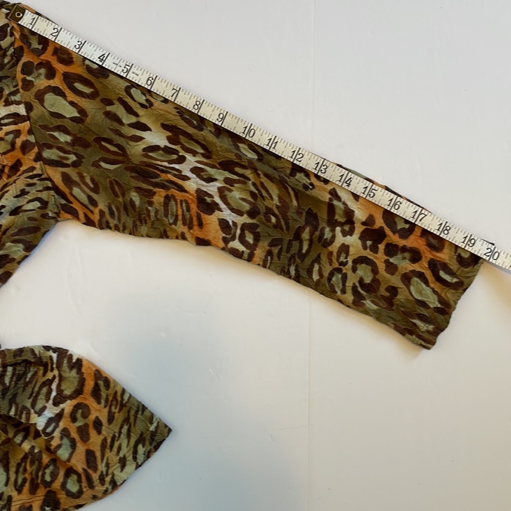 David Cline Women’s 3/4 Sleeve, V-Neck, Animal Print Top. Made in USA. - Picture 6 of 8